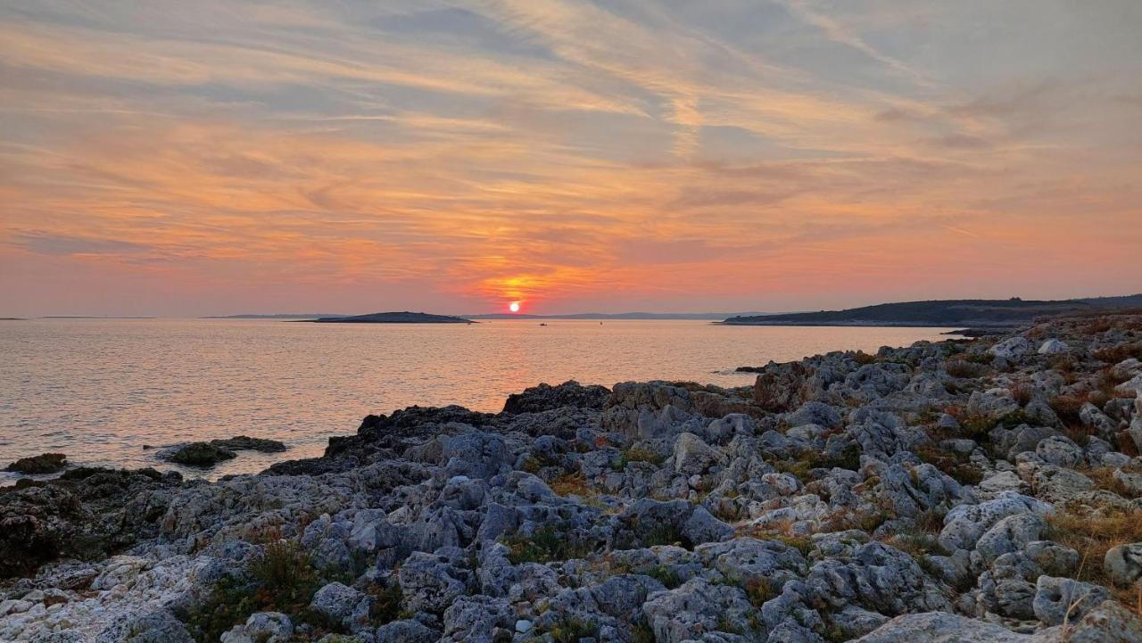 Apartment Agava Istria - Family Vacation Rental With Free Parking, Garden, Wifi Ližnjan Exterior foto